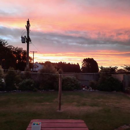 Glenavys Waitaki River Motor Camp ภายนอก รูปภาพ
