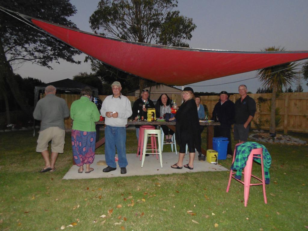 Glenavys Waitaki River Motor Camp ภายนอก รูปภาพ